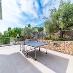 Villa In Alcudia With Jacuzzi