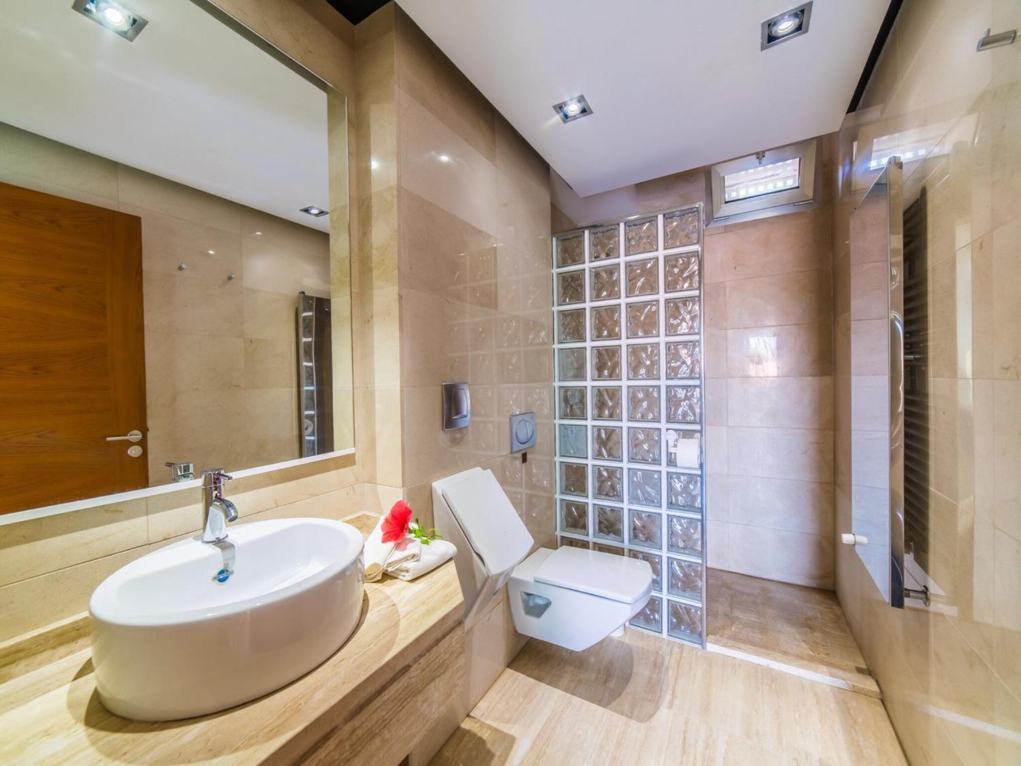 Feriehus In With Jacuzzi *